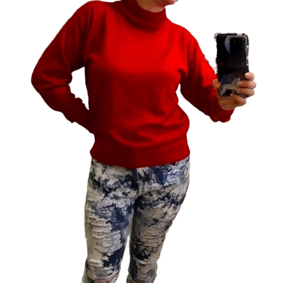 ⚡2/$20VGUC- Red mock turtleneck sweater - Picture 1 of 11